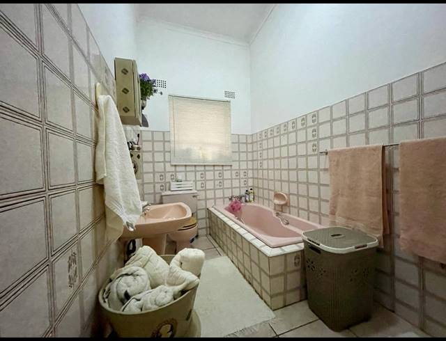4 BEDROOM HOUSE FOR SALE IN THREE RIVERS EAST